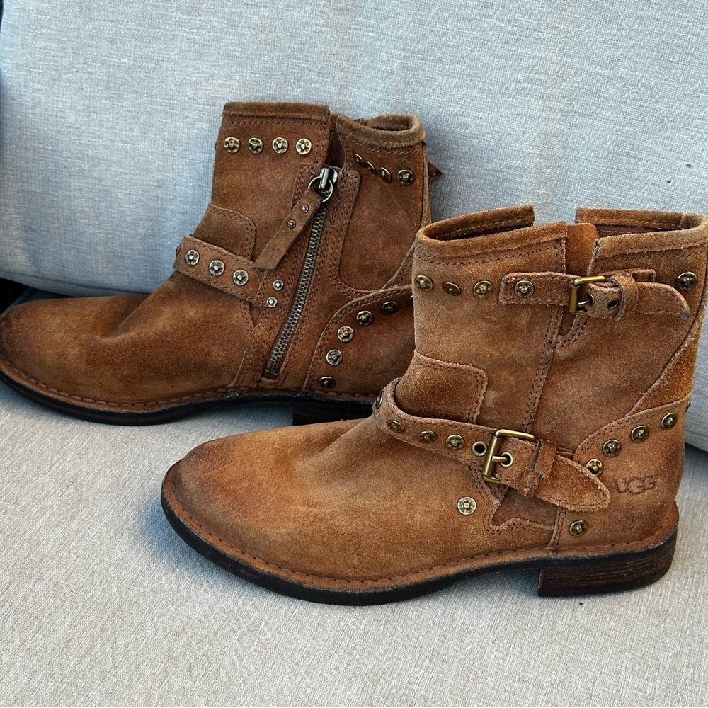 UGG Fabrizia Suede Studded Distressed Ankle Zippered Chestnut  Boots Size US 6